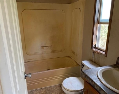 1233 Suncrest Circle - Photo Thumbnail 15