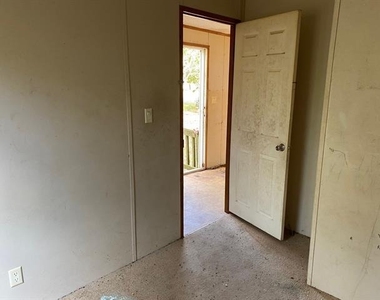 1233 Suncrest Circle - Photo Thumbnail 12