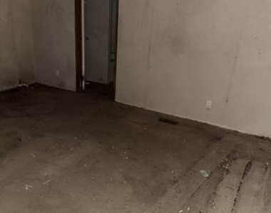 1233 Suncrest Circle - Photo Thumbnail 8