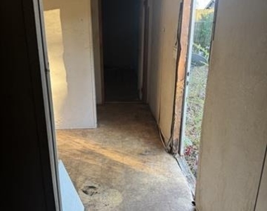 1233 Suncrest Circle - Photo Thumbnail 11
