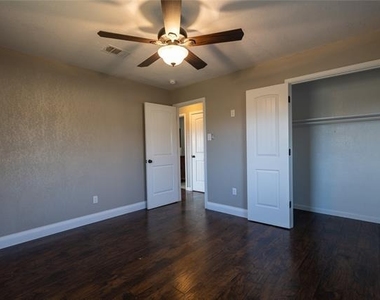 5780 Randle Road - Photo Thumbnail 12