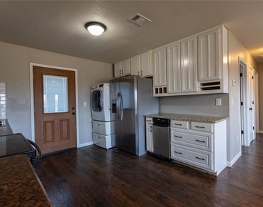 5780 Randle Road - Photo Thumbnail 4