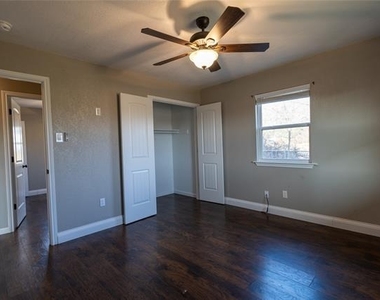5780 Randle Road - Photo Thumbnail 5