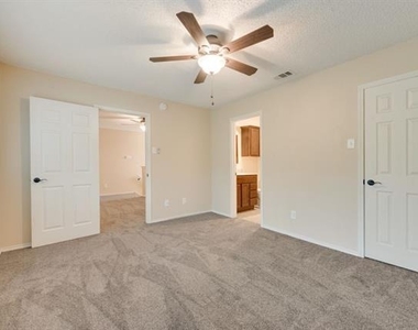 8404 Forest Lane - Photo Thumbnail 10