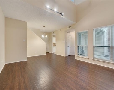 8404 Forest Lane - Photo Thumbnail 7