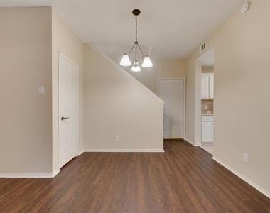 8404 Forest Lane - Photo Thumbnail 6