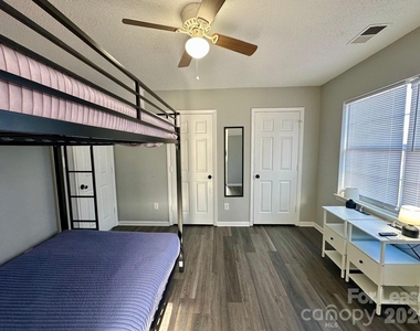 9501 Pondside Lane - Photo Thumbnail 17