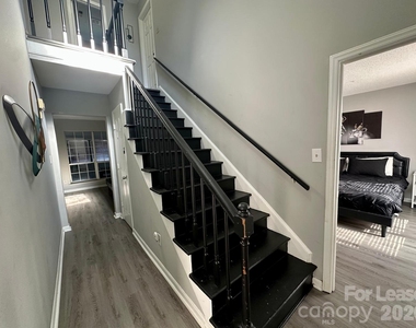 9501 Pondside Lane - Photo Thumbnail 19