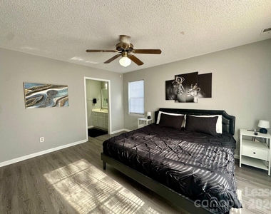 9501 Pondside Lane - Photo Thumbnail 21