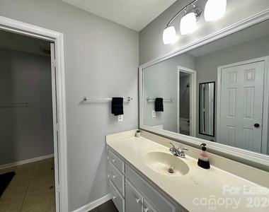9501 Pondside Lane - Photo Thumbnail 22
