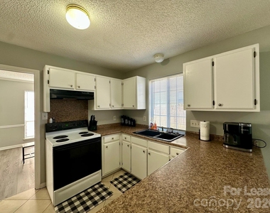9501 Pondside Lane - Photo Thumbnail 2