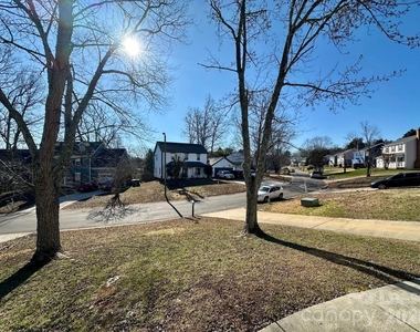 9501 Pondside Lane - Photo Thumbnail 25