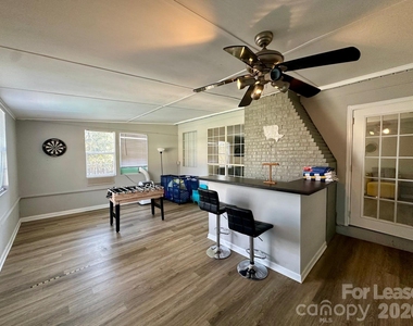 9501 Pondside Lane - Photo Thumbnail 10