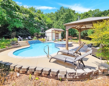 8534 Headford Road - Photo Thumbnail 2