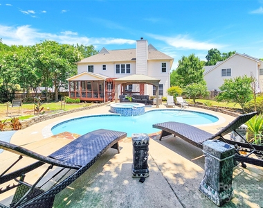 8534 Headford Road - Photo Thumbnail 3