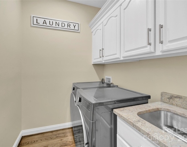 8534 Headford Road - Photo Thumbnail 34