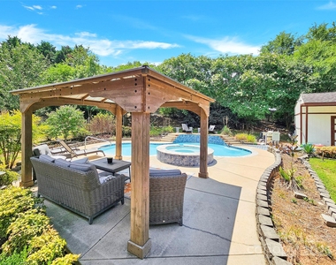 8534 Headford Road - Photo Thumbnail 10