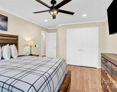 8534 Headford Road - Photo Thumbnail 33