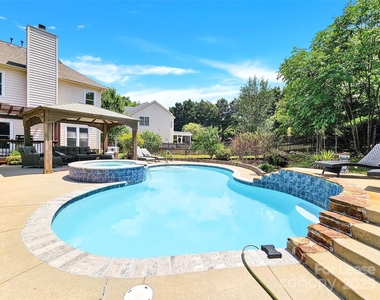 8534 Headford Road - Photo Thumbnail 5