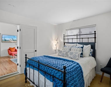 117 Marine Avenue - Photo Thumbnail 16