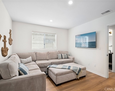117 Marine Avenue - Photo Thumbnail 9