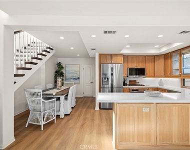 117 Marine Avenue - Photo Thumbnail 6