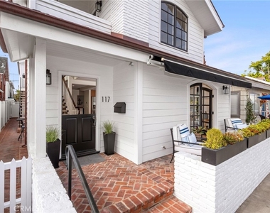 117 Marine Avenue - Photo Thumbnail 3
