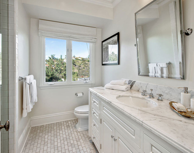 980 Stradella Road - Photo Thumbnail 15