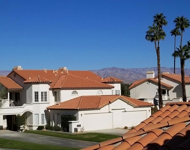 319 Vista Royale Drive - Photo Thumbnail 14