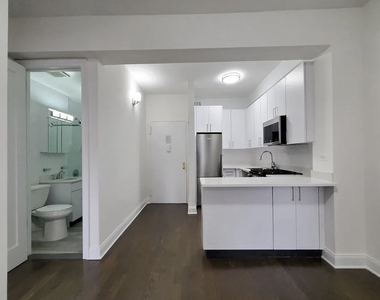 235 West 22nd Street - Photo Thumbnail 4