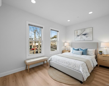 584 Main Street - Photo Thumbnail 14