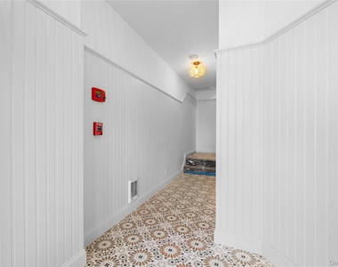 584 Main Street - Photo Thumbnail 9