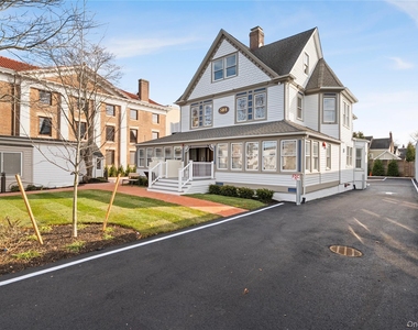 584 Main Street - Photo Thumbnail 2