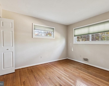 7714 Arlen Street - Photo Thumbnail 10