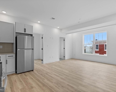 809 Diamond Street - Photo Thumbnail 2