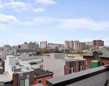 809 Diamond Street - Photo Thumbnail 8