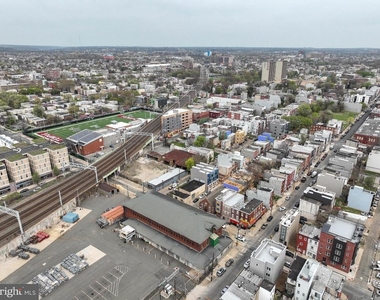 809 Diamond Street - Photo Thumbnail 14
