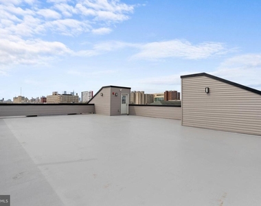 809 Diamond Street - Photo Thumbnail 6