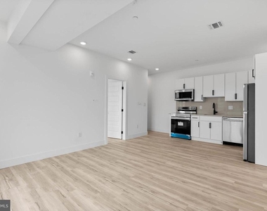 809 Diamond Street - Photo Thumbnail 1