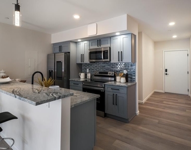 1825 Callowhill Street - Photo Thumbnail 1