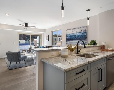 1825 Callowhill Street - Photo Thumbnail 4