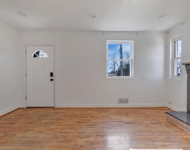 1604 Woodhill Court - Photo Thumbnail 10