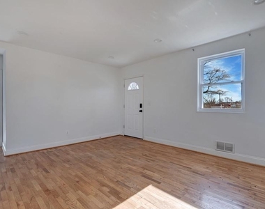 1604 Woodhill Court - Photo Thumbnail 9