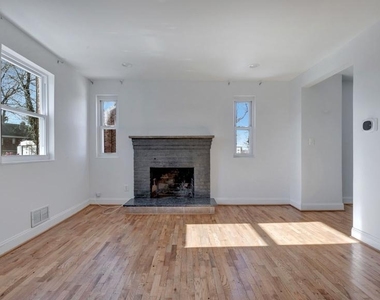 1604 Woodhill Court - Photo Thumbnail 8