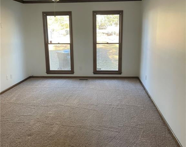 609 Georgetown Circle - Photo Thumbnail 9