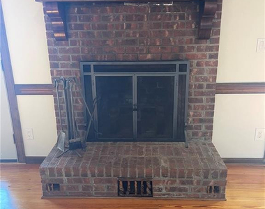 609 Georgetown Circle - Photo Thumbnail 8