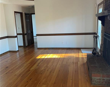 609 Georgetown Circle - Photo Thumbnail 7