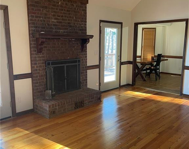 609 Georgetown Circle - Photo Thumbnail 6
