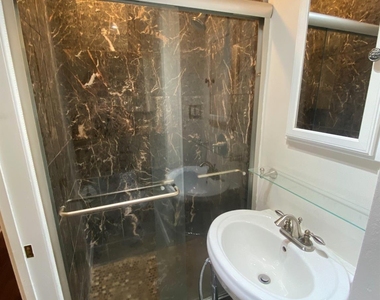 2906 West Ave - Photo Thumbnail 9