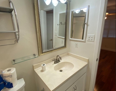 2906 West Ave - Photo Thumbnail 8